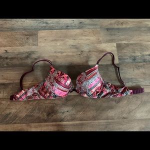 LAST CHANCE DONATING 5/21 VS push up bra size 34C